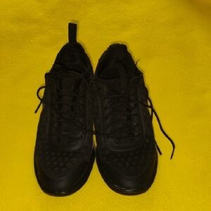 Black Low-Top Athletic Shoes with Mesh Upper